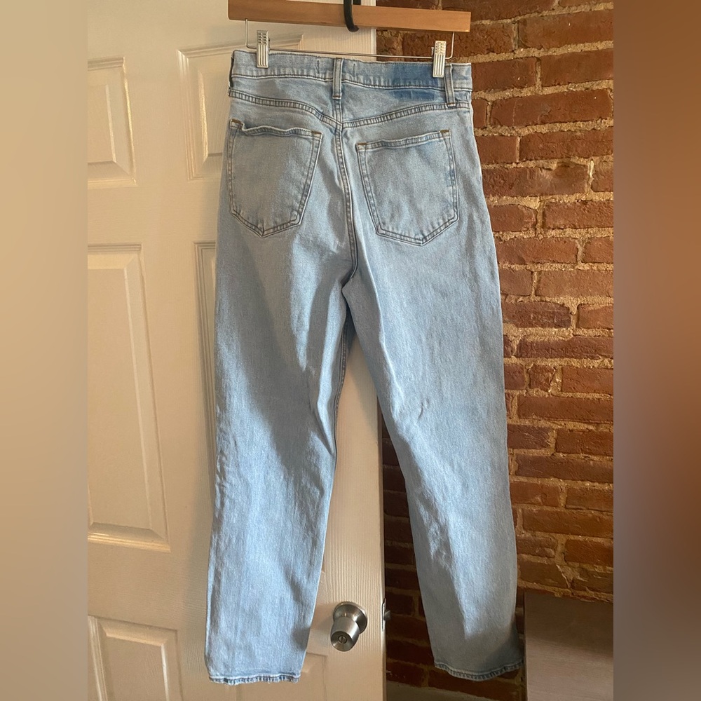 Abercrombie Curve Love Ultra High Rise Ankle Straight Jean - Picture 4 of 14